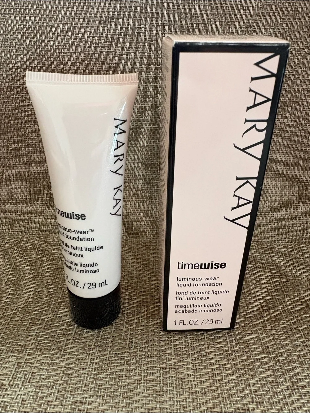 Mary Kay Timewise Luminous-Wear Liquid Foundation Ivory 4 (038699) New In Box